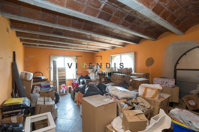Foto ad4744e8-e2ab-4151-b50e-294c3ee15f75. Casa amb aparcament a Corbera de Llobregat