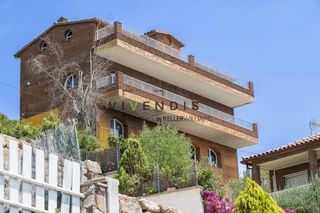 Casa a Corbera de Llobregat. Casa reformada en creu sussalba  corbera de llobregat