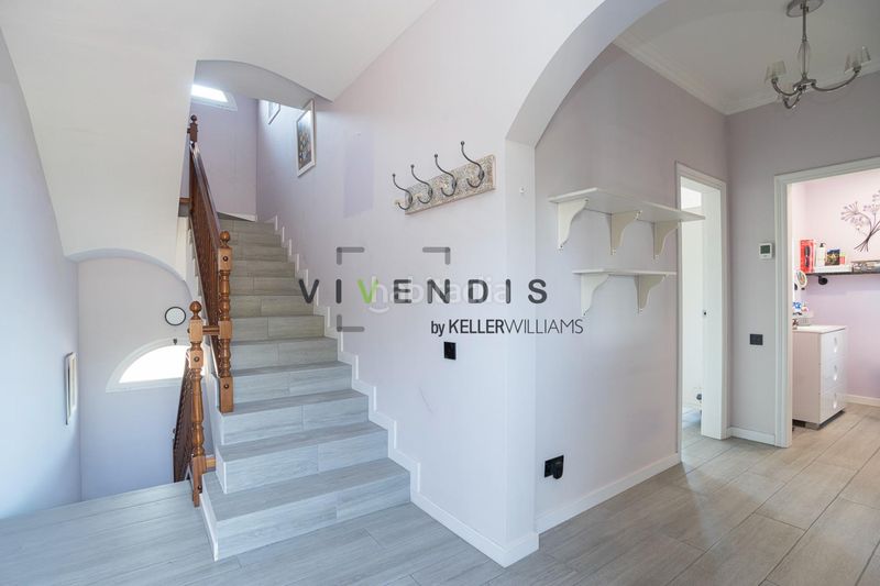 Foto e205936e-be94-43e7-84e6-9b4b80ef3bd2. Casa amb aparcament a Corbera de Llobregat