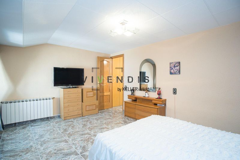 Foto 3a416faa-3f08-4236-8969-b75044894b91. Casa amb calefacció a Sant Andreu de la Barca
