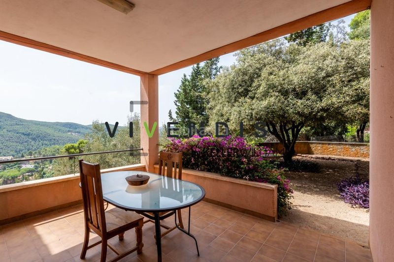 Foto 1b64c039-8ea8-4744-bd75-817b79cef135. Casa amb aparcament piscina a Corbera de Llobregat