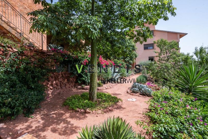 Foto 36db55f9-6d89-4dd7-981f-3ba4698edbea. Casa amb aparcament piscina a Corbera de Llobregat