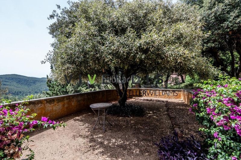 Foto 98338ce4-dbed-4e16-8588-a25e4816fc87. Casa amb aparcament piscina a Corbera de Llobregat