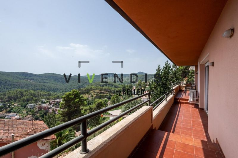Foto b932d338-024c-4ae9-a583-ef13ca7ffa18. Casa amb aparcament piscina a Corbera de Llobregat