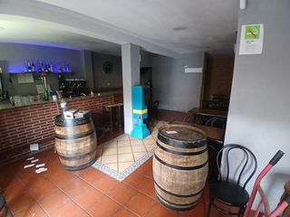 Traspaso Local Comercial en Sant Andreu de la Barca. Local comercial en venta en sant andreu de la barca  74 m2