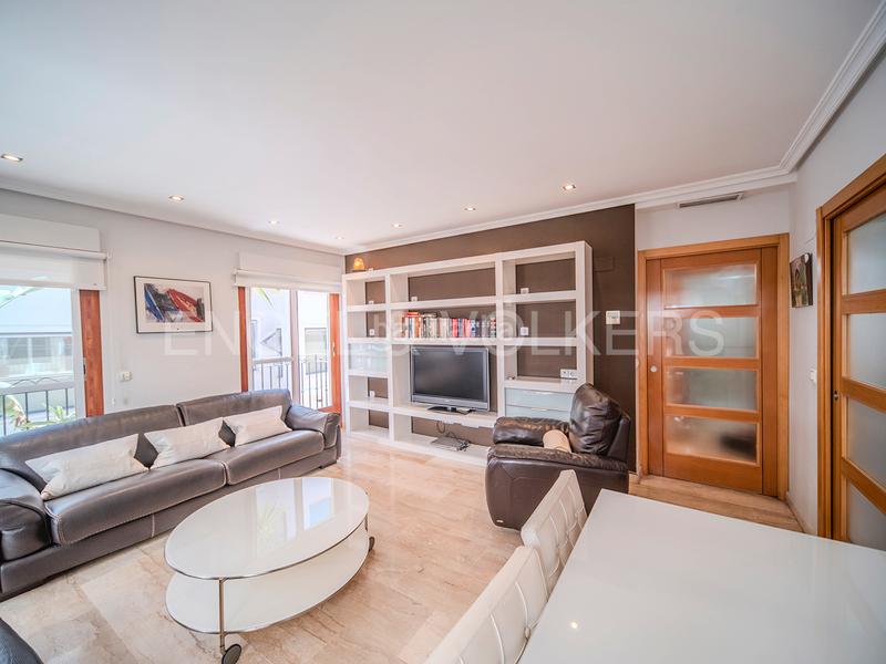 Foto c0b7bcda-7e14-403c-9eaf-4304c89ad2e7. Pis a Barrio del Centro Alicante