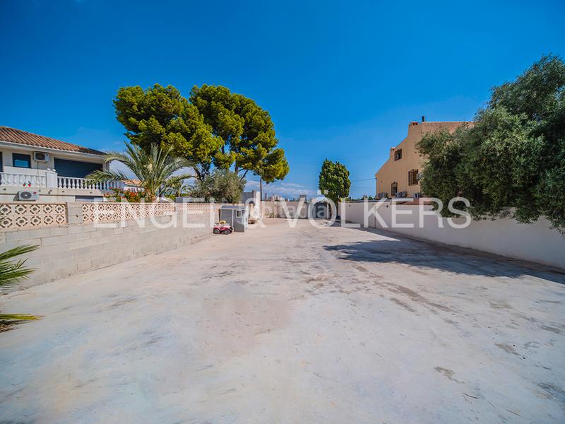 Foto 5d55bd91-7f5d-487f-8832-e52802611dcf. Xalet amb piscina a Bellavista-Capiscol-Frank Espinós San Juan de Alicante