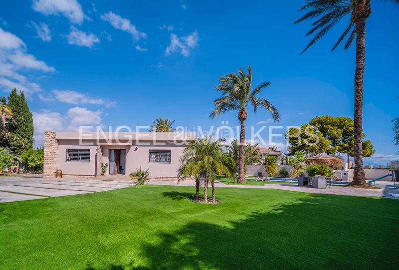 Foto 82cf0886-90ea-4e5c-af95-ec9c25d628ab. Xalet amb piscina a Bellavista-Capiscol-Frank Espinós San Juan de Alicante