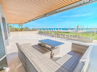 Appartement à Calle la doblada 7. Lujo y confort frente al mar
