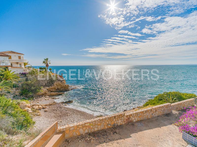 Foto 7c5a66cb-d4cb-43e0-88dc-81653b4b695b. Chalet con riscaldamento parcheggio piscina in Pueblo Español-Coveta Fumá Campello (el)