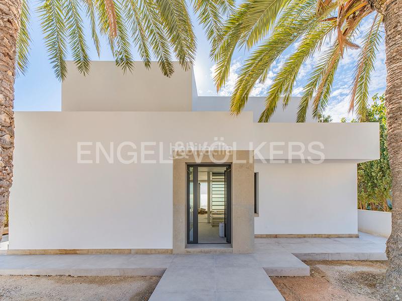 Foto 87265b04-c340-4512-9de3-29fae747ef50. Chalet con riscaldamento parcheggio piscina in Pueblo Español-Coveta Fumá Campello (el)