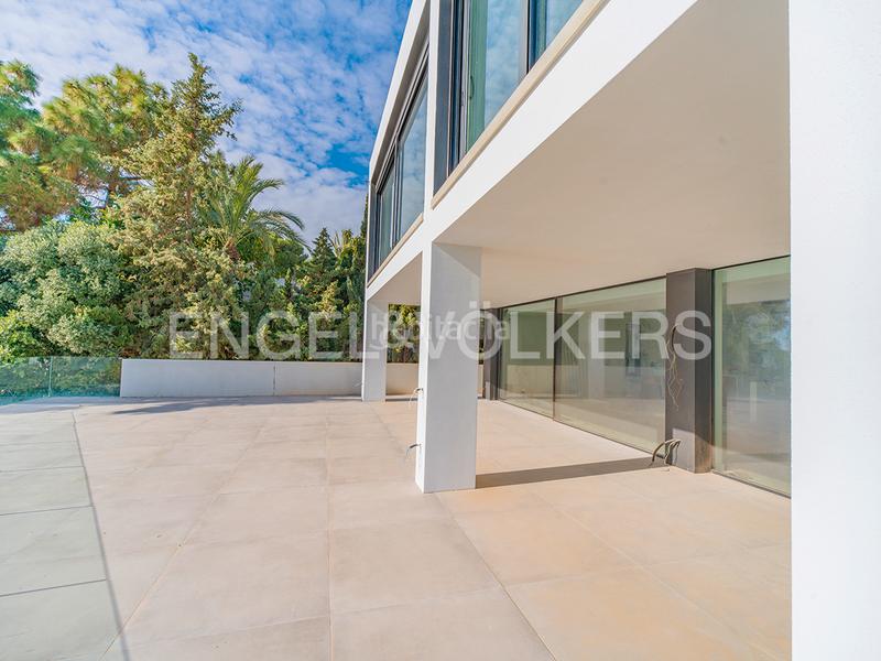 Foto c80d1c23-561a-4f4d-a4a7-9af27007e102. Chalet con riscaldamento parcheggio piscina in Pueblo Español-Coveta Fumá Campello (el)