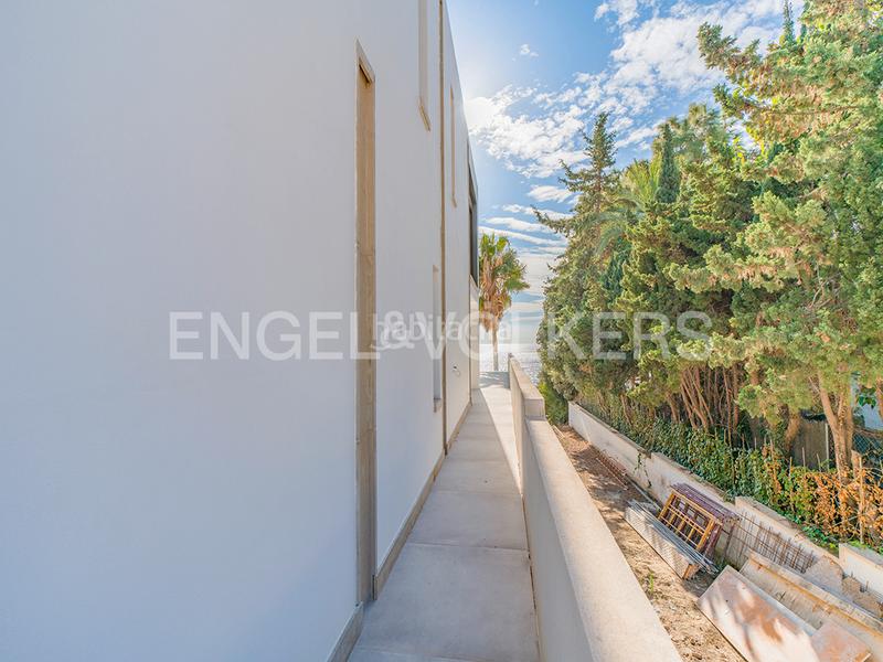 Foto f4eddd66-9ca4-4088-9911-c912c362c63a. Chalet con riscaldamento parcheggio piscina in Pueblo Español-Coveta Fumá Campello (el)