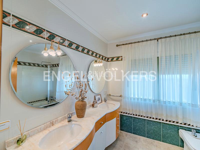 Foto 11bfb4ad-bc3e-4638-b9d6-c5be98c928b2. Chalet mit heizung parking pool in Los Girasoles Sant Vicent del Raspeig