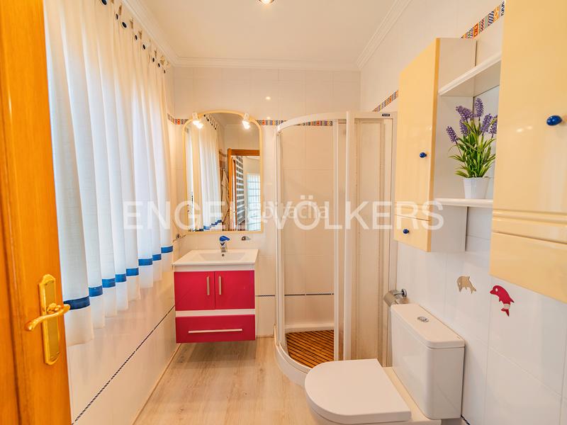 Foto 18a477fd-7e02-4988-87d5-689e9946ca72. Chalet mit heizung parking pool in Los Girasoles Sant Vicent del Raspeig