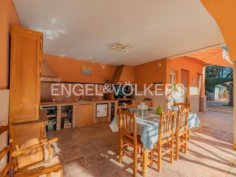 Foto 368405ea-15f0-4218-9959-44099bf80409. Chalet mit heizung parking pool in Los Girasoles Sant Vicent del Raspeig