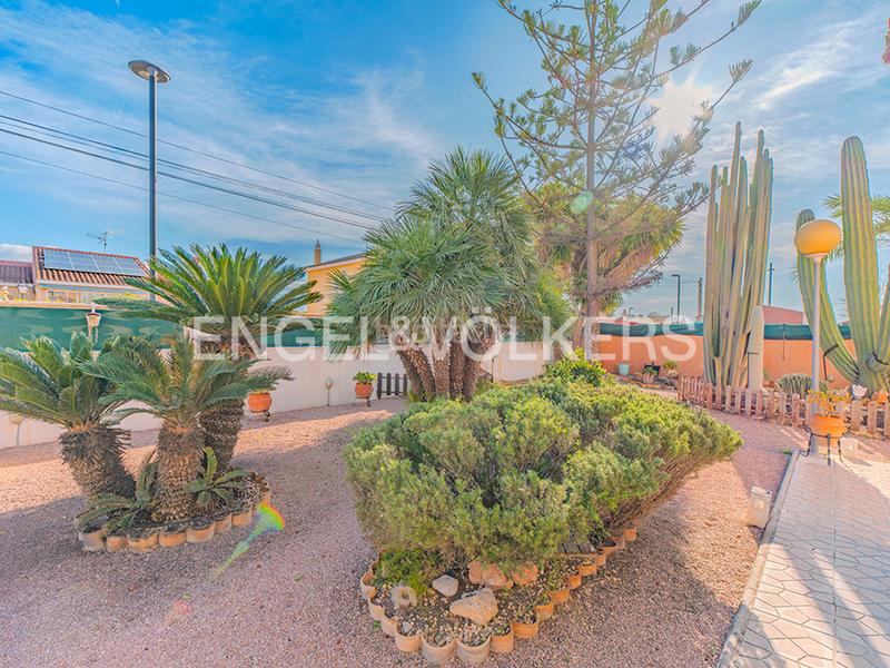 Foto 5a75d602-6598-4ca9-bf8e-ce9faac78ebb. Chalet mit heizung parking pool in Los Girasoles Sant Vicent del Raspeig