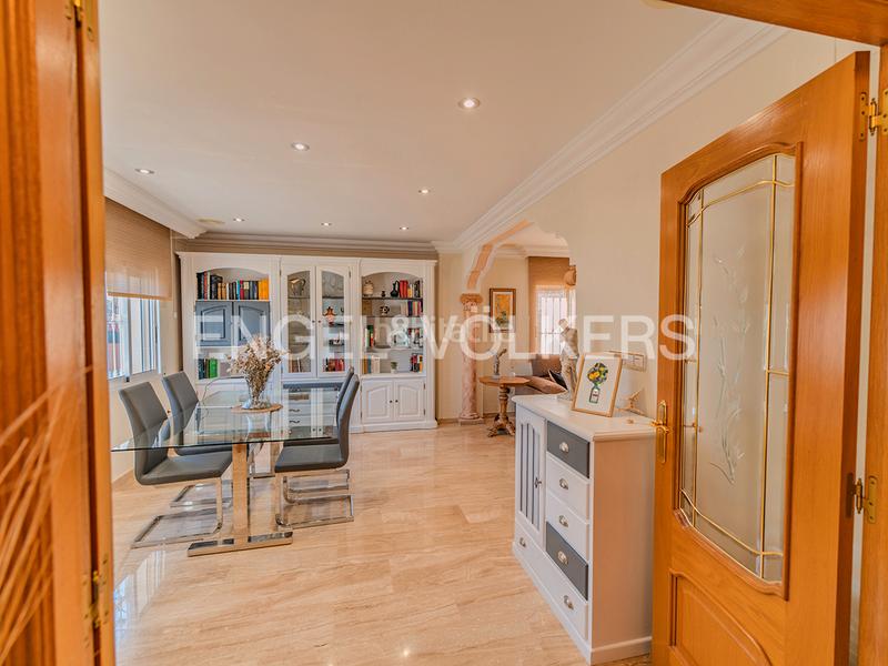 Foto 69172c39-247d-45e6-9c24-c5b43a35b57c. Chalet mit heizung parking pool in Los Girasoles Sant Vicent del Raspeig