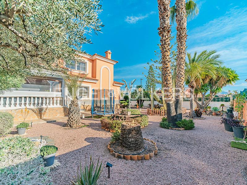 Foto 6be84406-c9ff-4aa6-b040-738ebec27b3d. Chalet mit heizung parking pool in Los Girasoles Sant Vicent del Raspeig