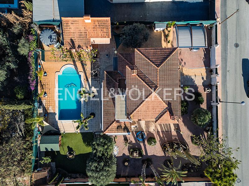 Foto 80f826d7-53c0-4158-bf77-b4ce8abb6fc3. Chalet mit heizung parking pool in Los Girasoles Sant Vicent del Raspeig