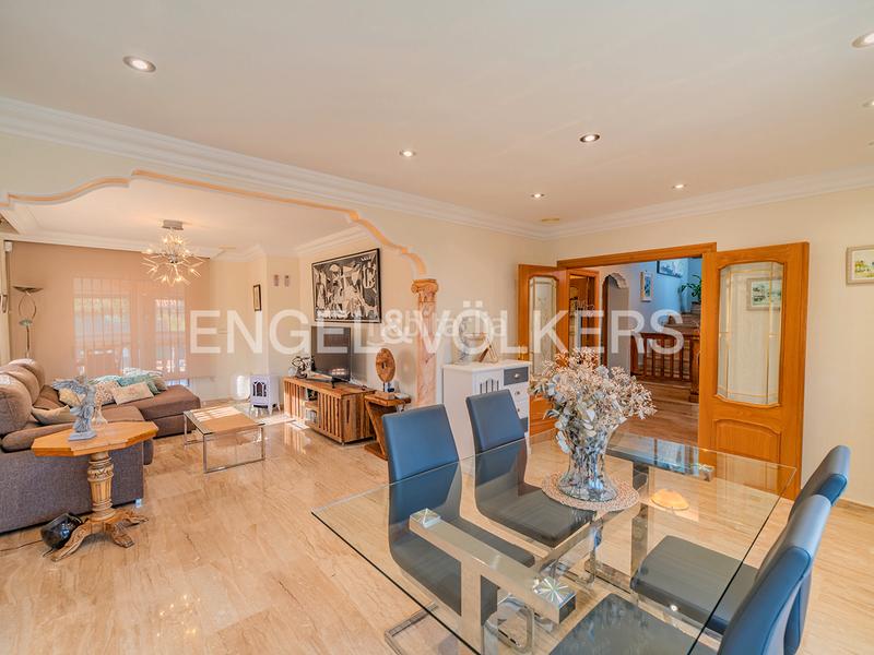 Foto 8b75ea0b-52b0-4750-ac20-959b2be5a975. Chalet mit heizung parking pool in Los Girasoles Sant Vicent del Raspeig