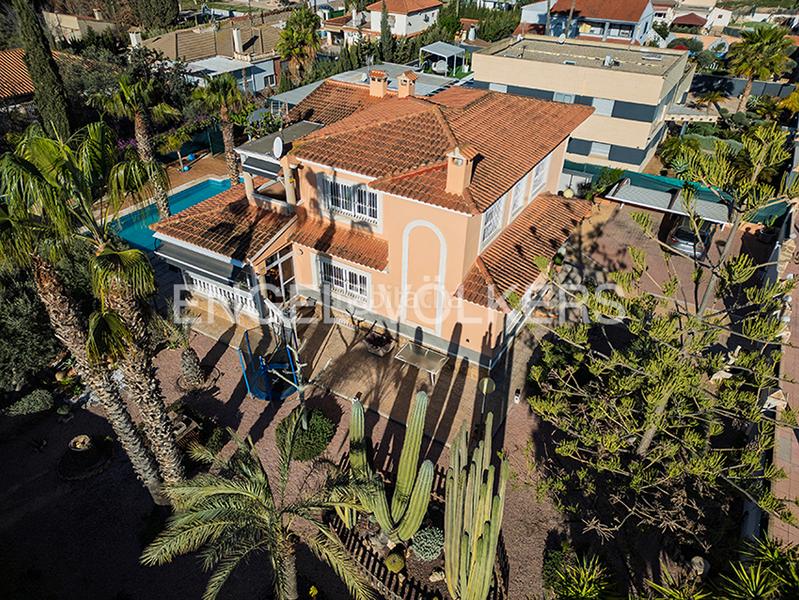 Foto 8cf858e3-37e1-484c-9d7e-8e394f2eeb57. Chalet mit heizung parking pool in Los Girasoles Sant Vicent del Raspeig