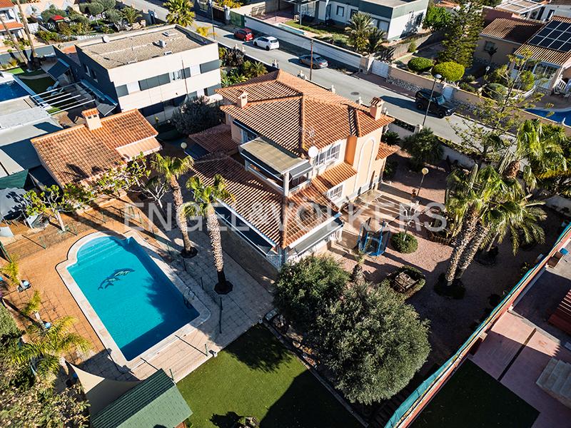 Foto 8db903de-ef43-45d1-8304-db0d825d0938. Chalet mit heizung parking pool in Los Girasoles Sant Vicent del Raspeig