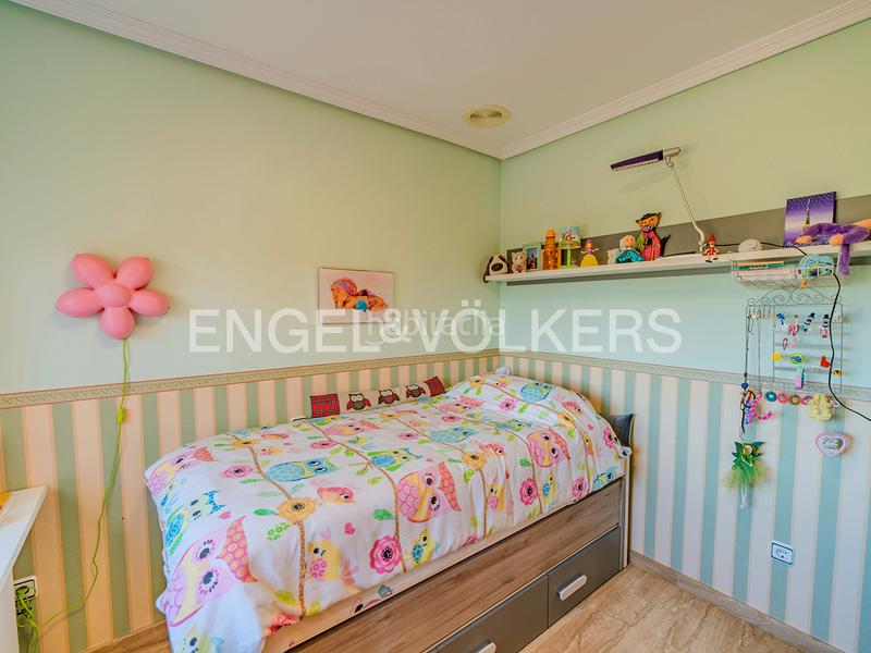 Foto ba250867-a545-4c3b-99f7-815d0ffa3a42. Chalet mit heizung parking pool in Los Girasoles Sant Vicent del Raspeig