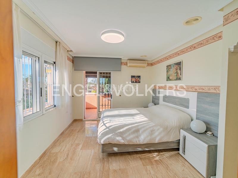 Foto be41fa48-1b99-4ce6-8e8e-258dfc2ce1f8. Chalet mit heizung parking pool in Los Girasoles Sant Vicent del Raspeig