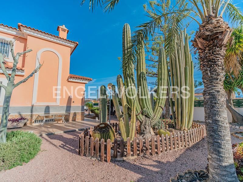 Foto bee24466-d726-4c64-9760-41dfe6ef75c6. Chalet mit heizung parking pool in Los Girasoles Sant Vicent del Raspeig