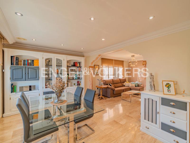 Foto d1d716ae-111b-49d3-8d4f-c849b7d38200. Chalet mit heizung parking pool in Los Girasoles Sant Vicent del Raspeig