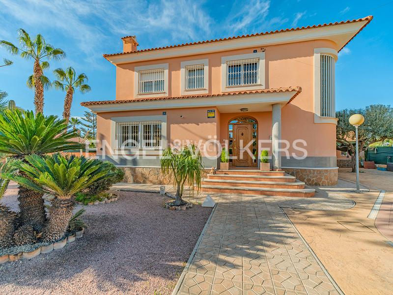 Foto eb36a499-de9f-4db5-9f40-db58680b9f6f. Chalet mit heizung parking pool in Los Girasoles Sant Vicent del Raspeig