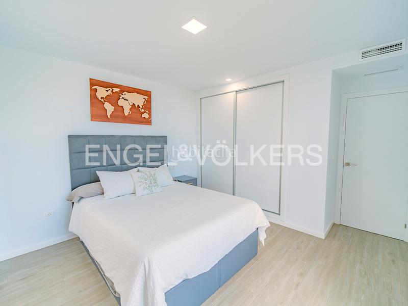 Foto 4154cbdb-43ac-43b4-915f-c341f0ad2b58. Chalet in avenida de villajoyosa 119 in Albufereta Alicante
