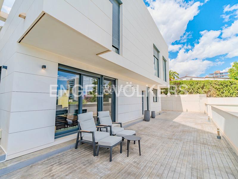 Foto a4885b0f-f6c2-4c91-a0fc-2c34c9ca81b0. Chalet in avenida de villajoyosa 119 in Albufereta Alicante