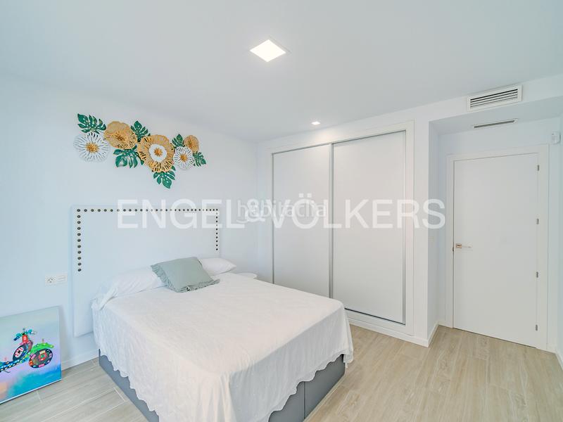 Foto f0f90b18-d605-4052-b14e-e751061a5fc1. Chalet in avenida de villajoyosa 119 in Albufereta Alicante