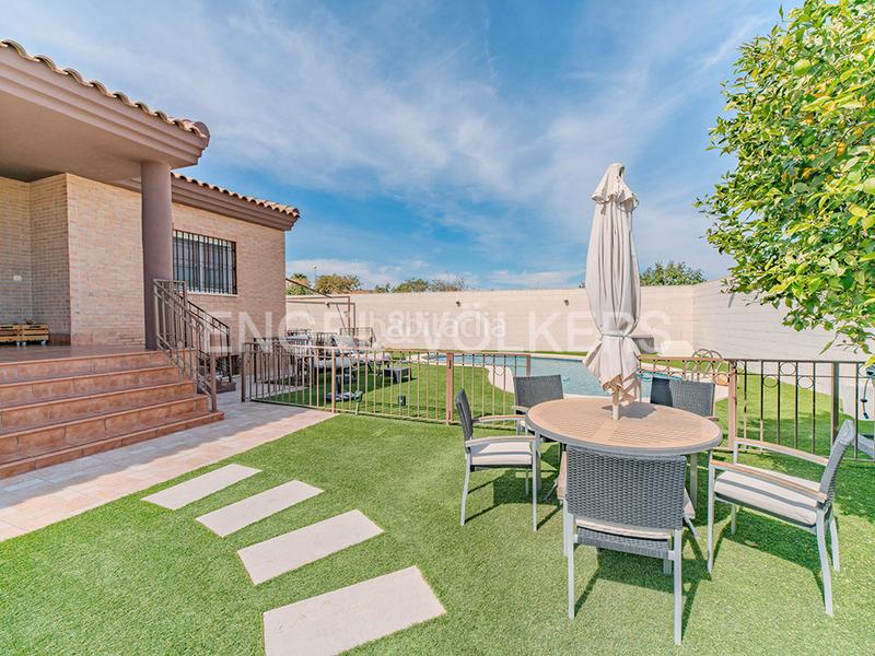 Foto 0aba608b-3367-4741-8fe7-b2a7426e0361. Xalet amb calefacció aparcament piscina a Almajada-Ravel Mutxamel