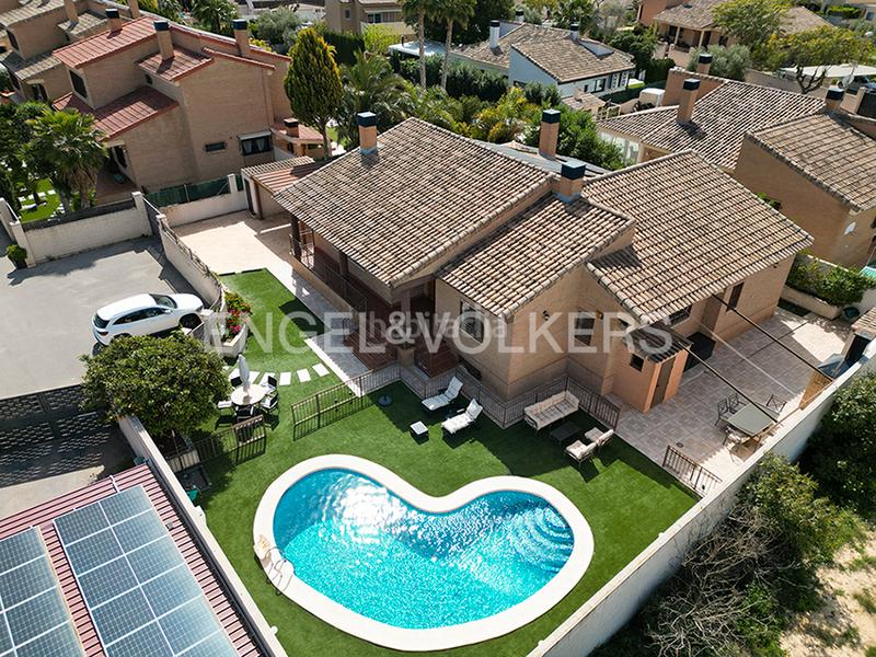 Foto 2c718c3a-a6d6-4071-aae6-de20195431cf. Xalet amb calefacció aparcament piscina a Almajada-Ravel Mutxamel