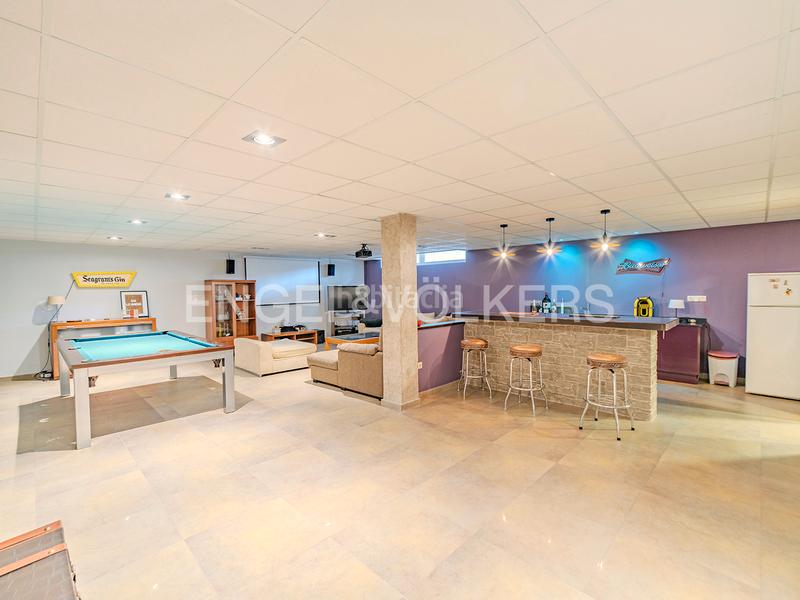 Foto 36235f4d-2d68-44ea-856d-4389269b885e. Xalet amb calefacció aparcament piscina a Almajada-Ravel Mutxamel