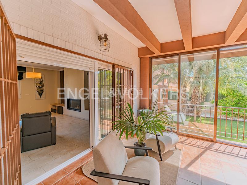 Foto 3e14f888-4e75-4022-923b-12a504a82f96. Xalet amb calefacció aparcament piscina a Almajada-Ravel Mutxamel