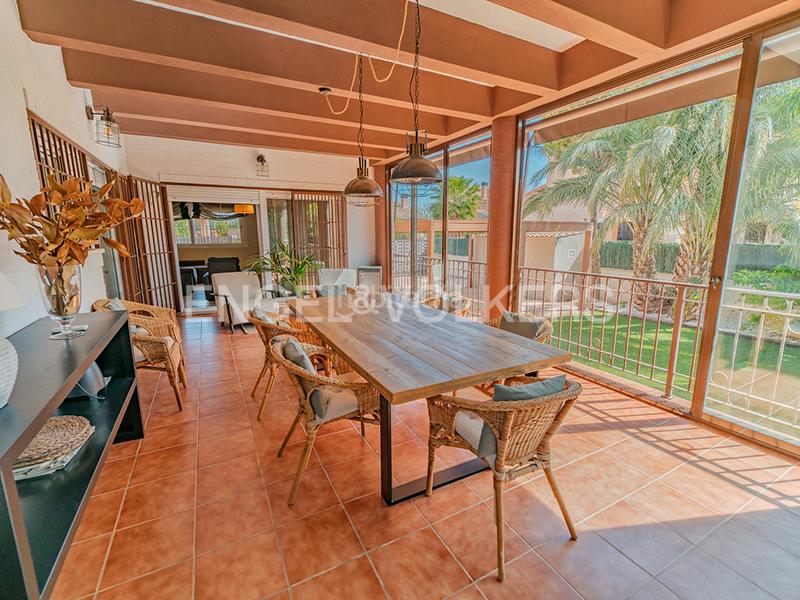 Foto 45cb820f-f61a-489e-8f26-b161128c127c. Xalet amb calefacció aparcament piscina a Almajada-Ravel Mutxamel