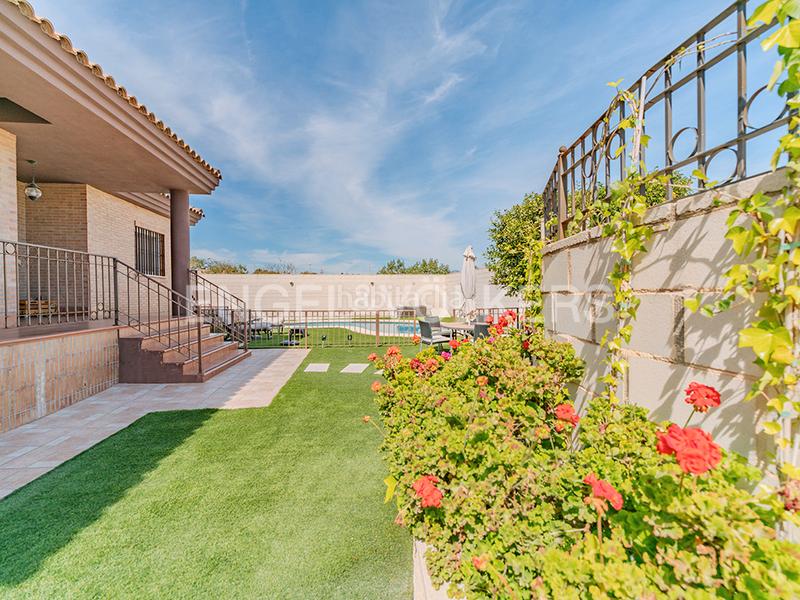 Foto 4a2a495e-248c-4e37-bcd0-70946c5ca5c3. Xalet amb calefacció aparcament piscina a Almajada-Ravel Mutxamel