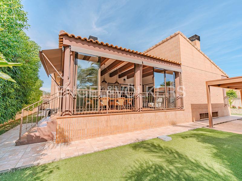 Foto 51984de5-be4a-4180-ae48-4b819eaa1778. Xalet amb calefacció aparcament piscina a Almajada-Ravel Mutxamel