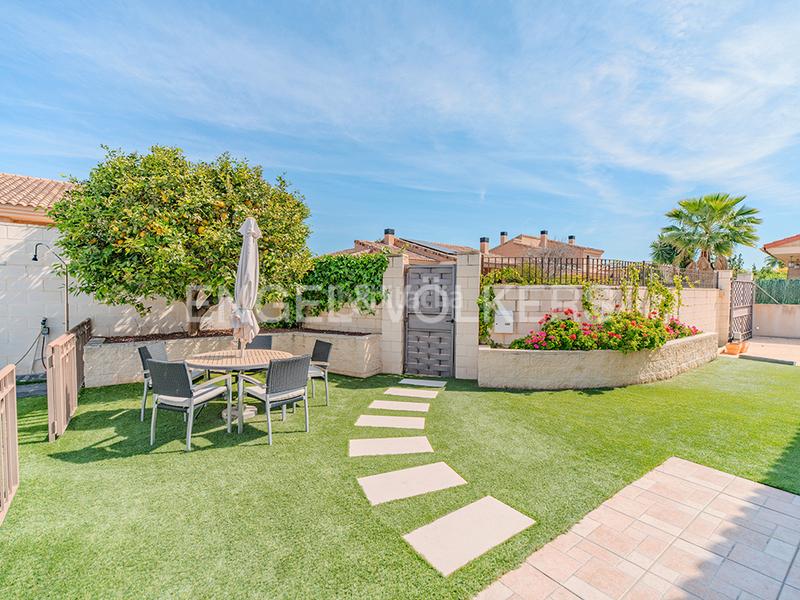 Foto 609eca77-396e-4b61-926e-3eb1ac40c4d5. Xalet amb calefacció aparcament piscina a Almajada-Ravel Mutxamel