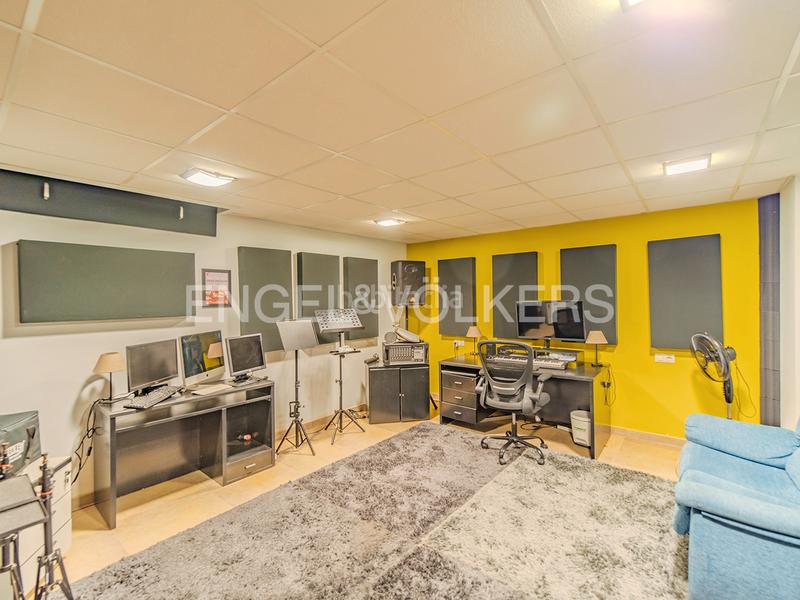 Foto 8f0772f9-14a4-45a5-a7d6-37de8b56b1c7. Xalet amb calefacció aparcament piscina a Almajada-Ravel Mutxamel