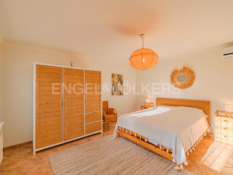 Foto f9ec1266-8357-4a0d-8136-b5440eda38d7. Xalet a calle aranjuez 2 a Pueblo Español-Coveta Fumá Campello (el)