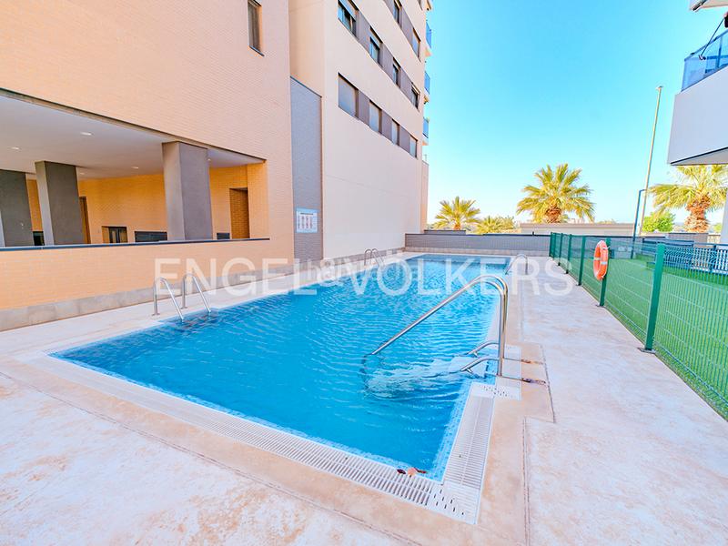 Foto dc47dd7e-723a-4ce2-b764-d6719fe6b591. Pis a calle alcalde pepe carratalá 7 a Campello Pueblo Campello (el)