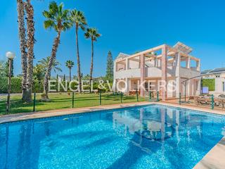 Chalet  Calle del vino. Villa independiente próxima a zona golf y pau5