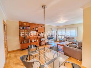 Appartement à Avenida de la estación 5. Exclusividad con garaje y piscina en edificio maristas