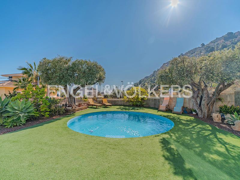 Foto 09d02ec9-e213-486f-9a12-060d54cf83c7. Chalet dans calle publicista víctor viñés 24 dans Vistahermosa Alicante