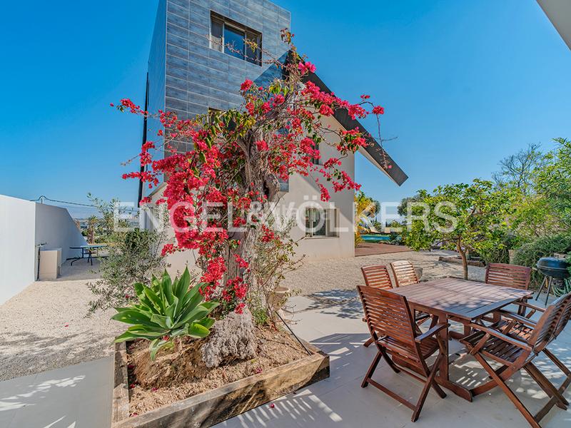 Foto 31fe6397-0298-4a24-86ab-38c9338cc7f9. Chalet dans calle publicista víctor viñés 24 dans Vistahermosa Alicante